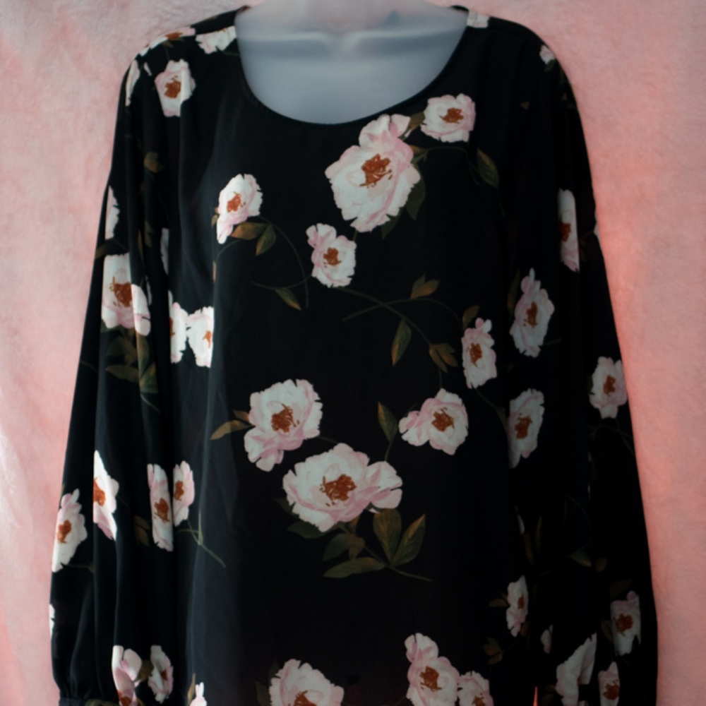 Classy Worthington Blouse